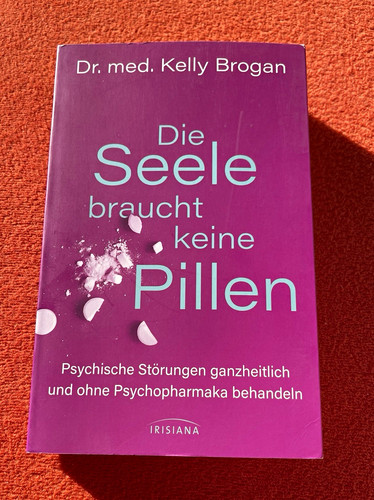 Kelly brogan die - brogan,